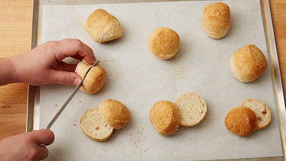 Slicing slider buns