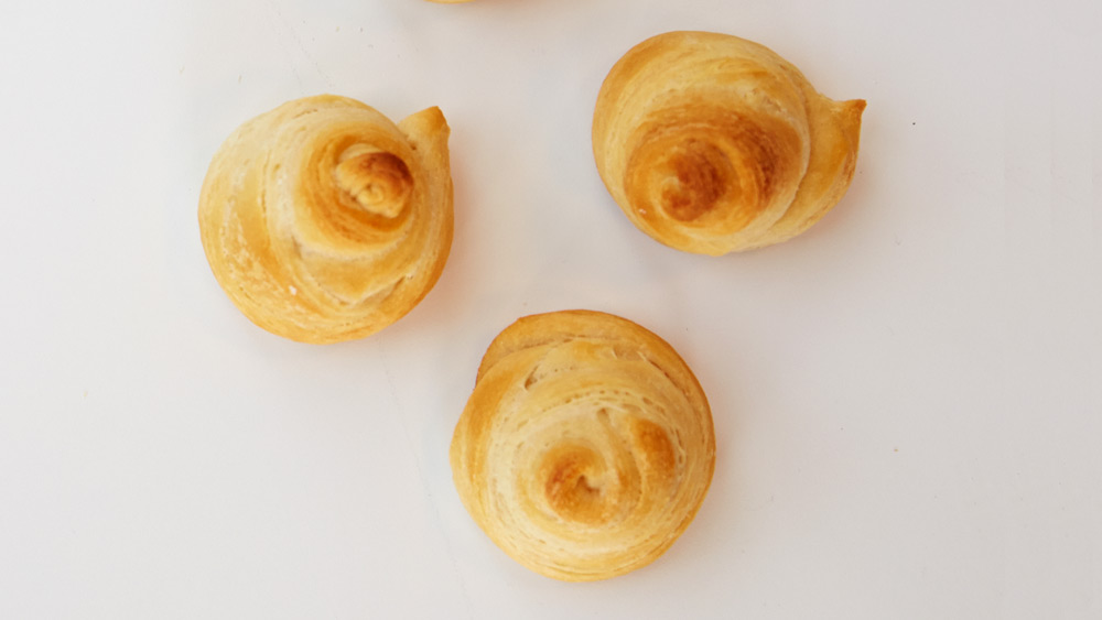 https://www.pillsbury.com/-/media/GMI/Core-Sites/PB/PB/Images/everyday-eats/breads/5-crazy-good-crescent-hacks/rosettes_00.jpg