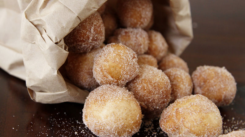 Cinnamon Sugar Doughnut Minis