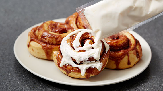 Cinnamon rolls with glaze