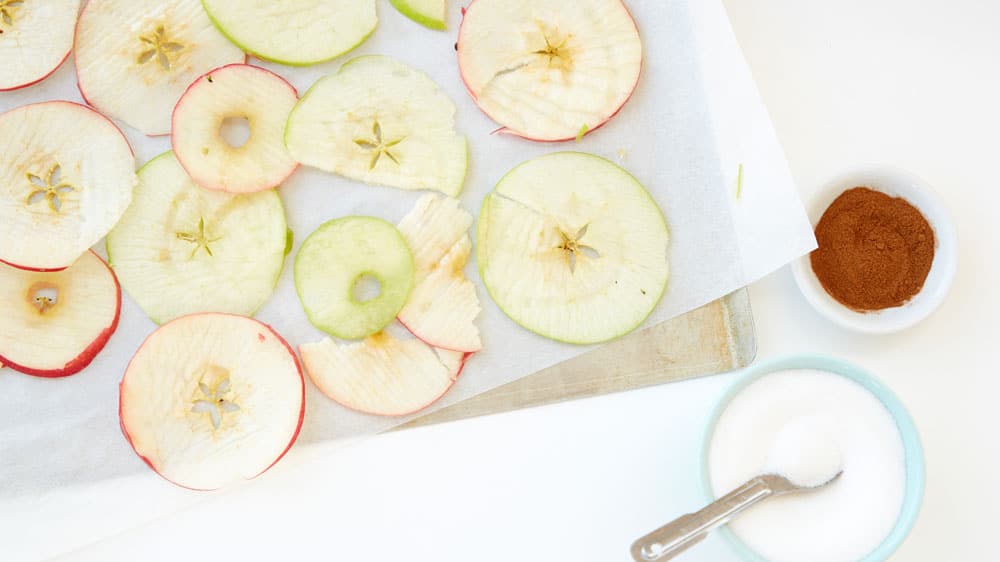 Sliced apples, sugar, cinnamon