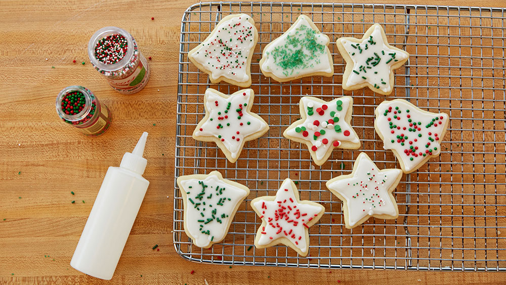 Christmas Tree Cakes - Cookie Dough and Oven Mitt