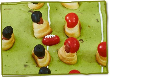 Snackadium players with footballs