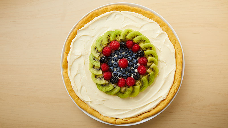 Spiral topped fruit pizza