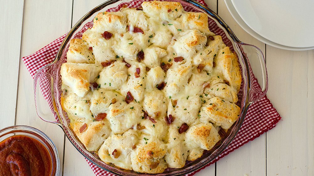 Bacon-Ranch Cheesy Pull-Apart Bread