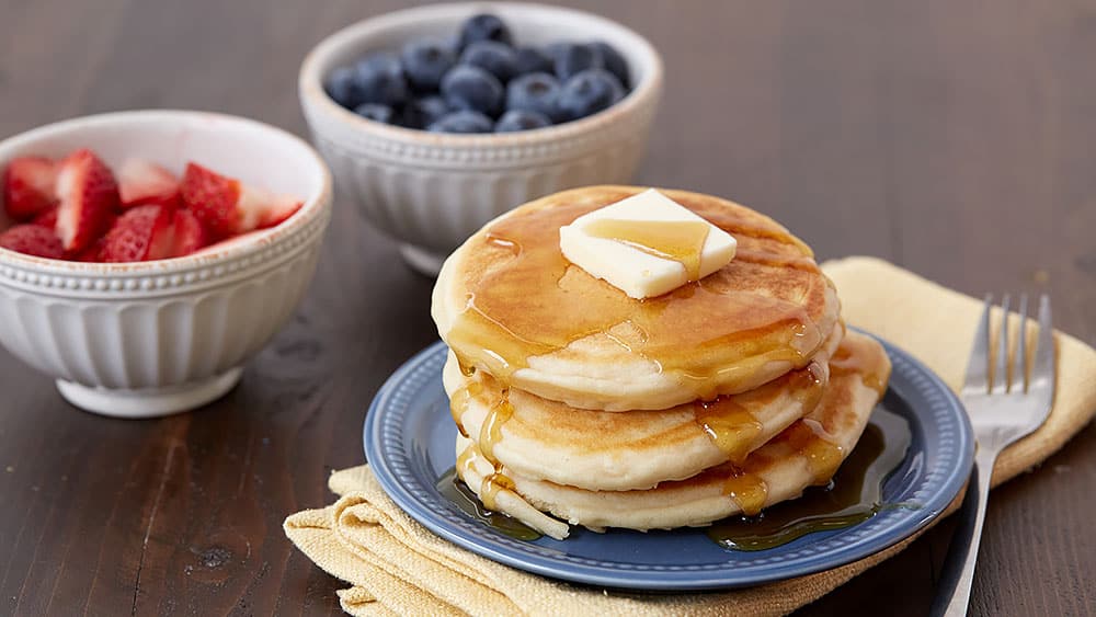 EASY PANCAKES WITH DASH MINI GRIDDLE 