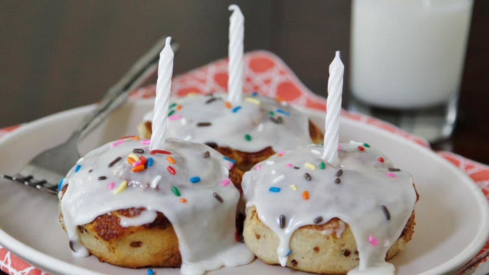 birthday cinnamon rolls