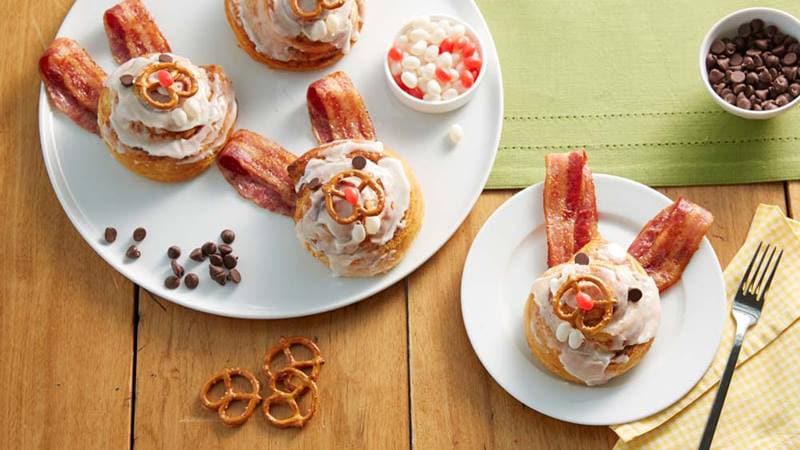 How to Make Adorable Bacon-Cinnamon Roll Easter Bunnies - Pillsbury.com